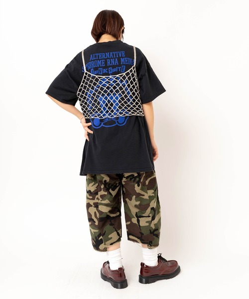 RNA(アールエヌエー)の「M2621 カットアップタイポプリントT(Tシャツ/カットソー・レディース・ホワイト/ブラック/ライトブルー・MEDIUM)」の13枚目の写真