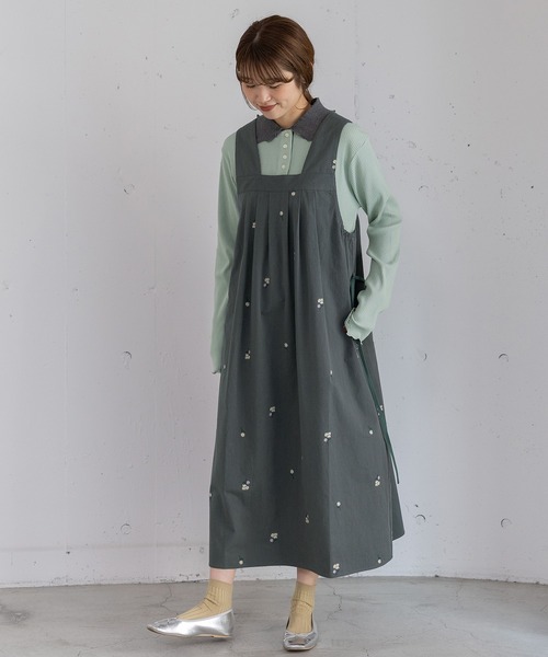 POU DOU DOU（プードゥドゥ）の「フラワー刺繍タックジャンスカ（ジャンパースカート・レディース・ダークグレー/インディゴブルー/グレー系その他・3）」の4枚目の写真