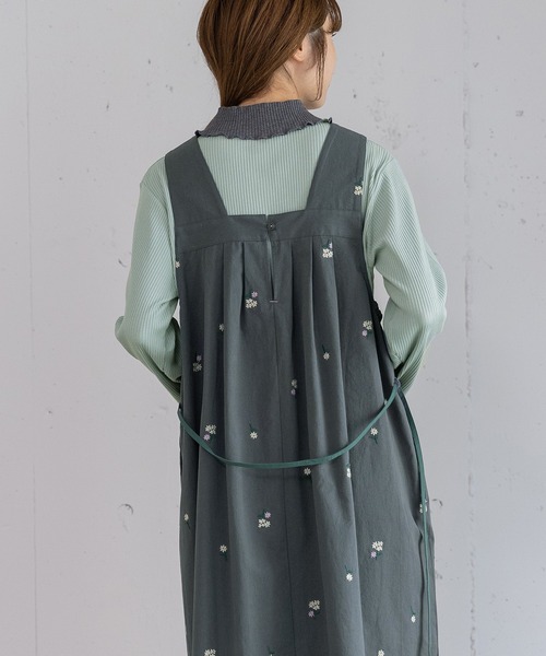 POU DOU DOU（プードゥドゥ）の「フラワー刺繍タックジャンスカ（ジャンパースカート・レディース・ダークグレー/インディゴブルー/グレー系その他・3）」の10枚目の写真