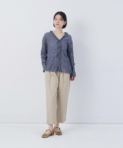 conges payes ADIEU TRISTESSE(コンジェ ペイエ アデュートリステス)の「クリンクル加工Vネックフリルシャツ(シャツ/ブラウス・レディース・チェック/ネイビー/ドット・38)」の8枚目の写真