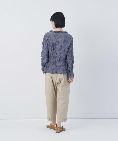 conges payes ADIEU TRISTESSE(コンジェ ペイエ アデュートリステス)の「クリンクル加工Vネックフリルシャツ(シャツ/ブラウス・レディース・チェック/ネイビー/ドット・38)」の10枚目の写真