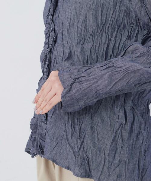 conges payes ADIEU TRISTESSE(コンジェ ペイエ アデュートリステス)の「クリンクル加工Vネックフリルシャツ(シャツ/ブラウス・レディース・チェック/ネイビー/ドット・38)」の17枚目の写真