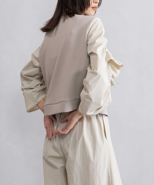 MARECHAL TERRE(マルシャルテル)の「ラッフルスリーブトップス(シャツ/ブラウス・レディース・オフホワイト/ブラック/ネイビー/サンドベージュ・MEDIUM)」の22枚目の写真