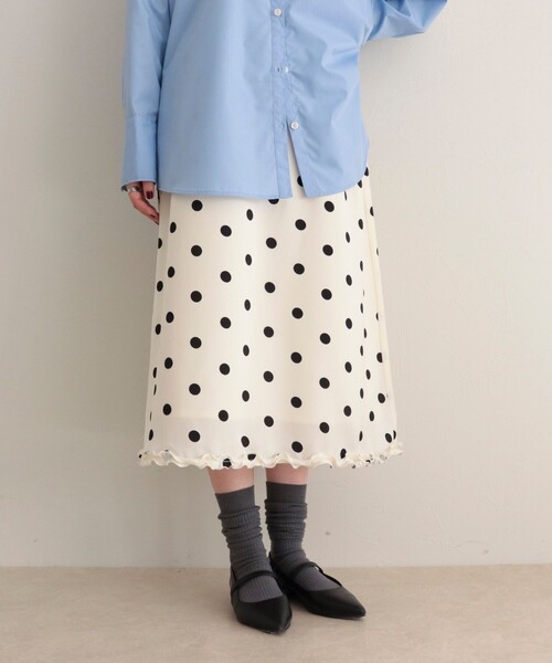 fredy emue（フレディエミュ）の「サテンドットミディスカート（スカート・レディース・ブラック系その他/ホワイト系その他・38）」の15枚目の写真