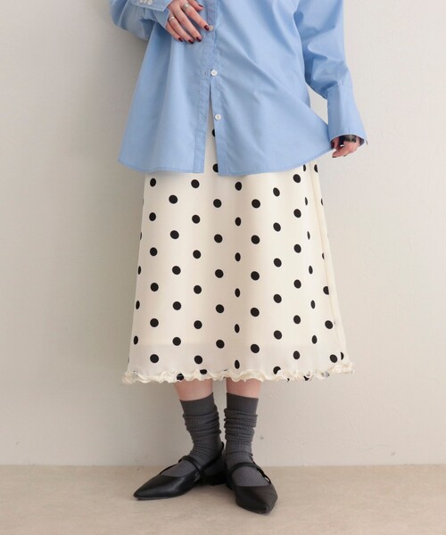 fredy emue（フレディエミュ）の「サテンドットミディスカート（スカート・レディース・ブラック系その他/ホワイト系その他・38）」の20枚目の写真