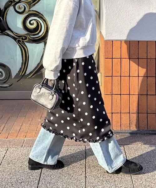 fredy emue（フレディエミュ）の「サテンドットミディスカート（スカート・レディース・ブラック系その他/ホワイト系その他・38）」の9枚目の写真