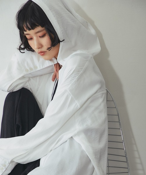 ANOTHER S(アナザーエス)の「フード付きシャツ(Tシャツ/カットソー・レディース・ブルー/オフホワイト/ブラック・FREE)」の1枚目の写真