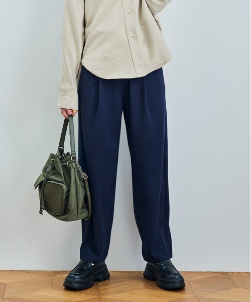 Right-on（ライトオン）の「【HONEYSUCKLE ROSE】ポンチ ジョガーパンツ (リラックスフィット / トレンド感 / デイリーコーデ)（その他パンツ・レディース・ブラック/ネイビー/ブラウン・M/L/XL/S）」の3枚目の写真