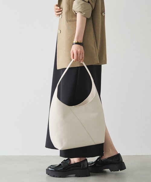 russet（ラシット）の「スムースレザートートバッグ（トートバッグ・レディース・アイボリー/ブラック・FREE）」の5枚目の写真