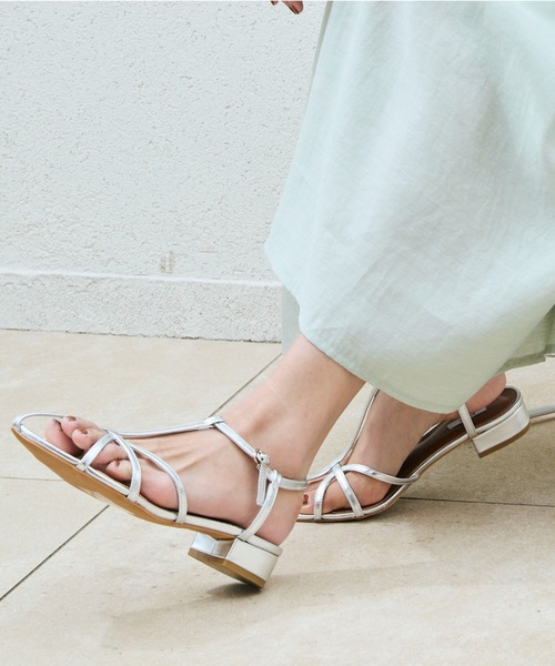 Doux archives（ドゥアルシーヴ）の「ナローストラップサンダル（サンダル・レディース・レッド/シルバー/ブラック・LARGE/MEDIUM）」の11枚目の写真