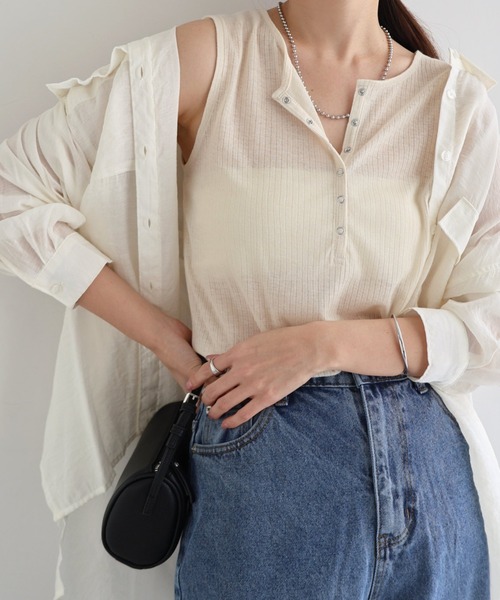 andme(アンドミー)の「ヘンリーネックノースリーブシアートップス(Tシャツ/カットソー・レディース・アイボリー/ブラック/ダークベージュ/杢グレー/オフホワイト/ピンク・L/M)」の1枚目の写真