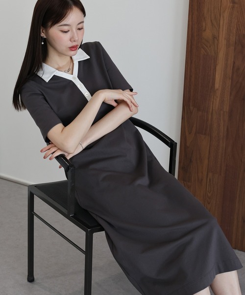 J by blue(ジェイバイブルー)の「スキッパー襟ワンピース(ワンピース・レディース・チャコールグレー/ブラック/アイボリー・MEDIUM)」の3枚目の写真