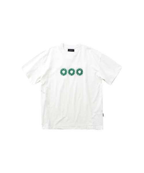 999HUMANITY(999ヒューマニティ)の「EVDロゴハーフTシャツ(オフホワイト)(Tシャツ/カットソー・レディース・その他・OS/0(XS)/1(S)/2(M)/3(L)/4(XL))」の1枚目の写真