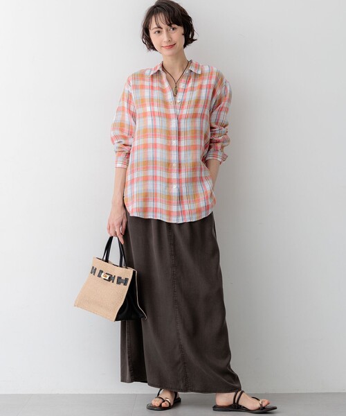 23区(ニジュウサンク)の「LIBECOリネン チェック シャツ(シャツ/ブラウス・レディース・オレンジ系3/ダークブラウン系3・36/38)」の16枚目の写真