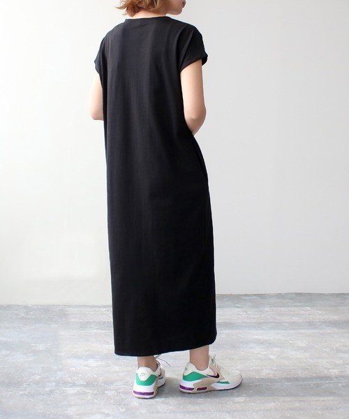 Social GIRL(ソーシャルガール)の「【RS】【Social GIRL】スリットキーネックTシャツワンピース(ワンピース・レディース・オフホワイト・M)」の2枚目の写真