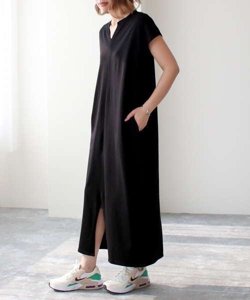 Social GIRL(ソーシャルガール)の「【RS】【Social GIRL】スリットキーネックTシャツワンピース(ワンピース・レディース・オフホワイト・M)」の6枚目の写真