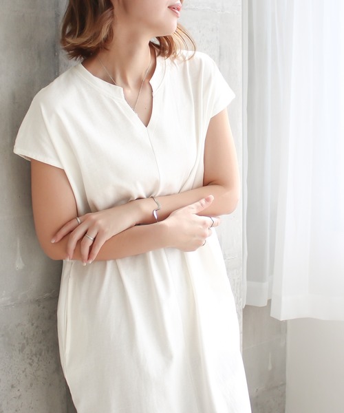 Social GIRL(ソーシャルガール)の「【RS】【Social GIRL】スリットキーネックTシャツワンピース(ワンピース・レディース・オフホワイト・M)」の11枚目の写真
