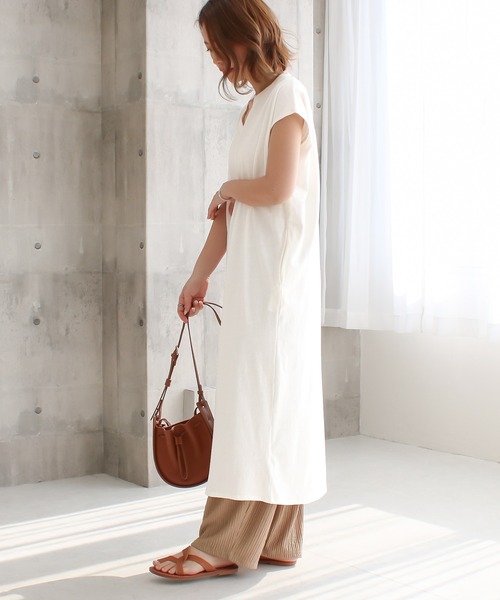 Social GIRL(ソーシャルガール)の「【RS】【Social GIRL】スリットキーネックTシャツワンピース(ワンピース・レディース・オフホワイト・M)」の14枚目の写真