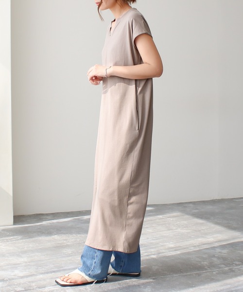 Social GIRL(ソーシャルガール)の「【RS】【Social GIRL】スリットキーネックTシャツワンピース(ワンピース・レディース・オフホワイト・M)」の16枚目の写真