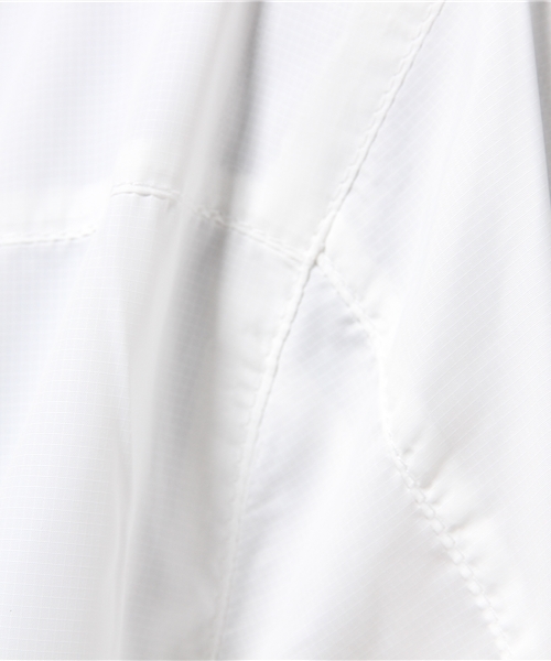 PUMA(プーマ)の「WINDRUNNER (WOMEN)(その他アウター・レディース・ホワイト/ブラック・LARGE/SMALL/MEDIUM)」の8枚目の写真