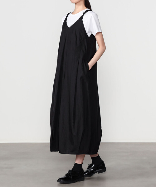 Bshop（ビショップ）の「eunoia | ツイスト Vネックノースリーブワンピース WOMEN（ワンピース・レディース・ブラック・ONE）」の5枚目の写真