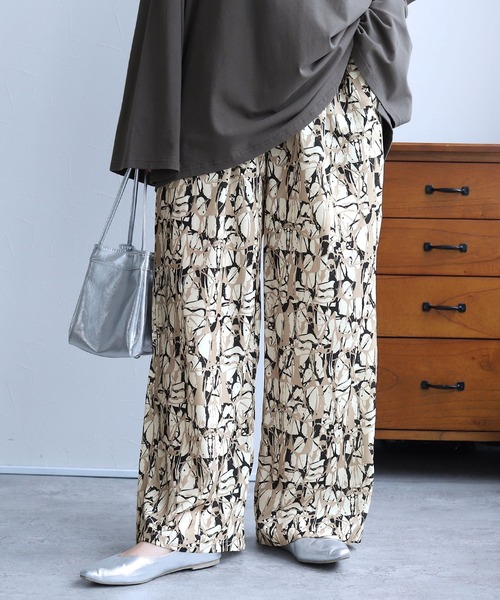 reca(レカ)の「ペイント柄イージーパンツ(その他パンツ・レディース・カーキ/ブラック・FREE)」の3枚目の写真