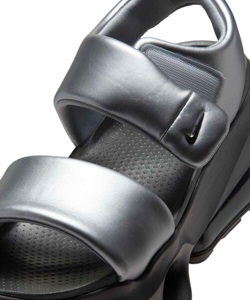 NIKE(ナイキ)の「ナイキ エア マックス ヘイロー ウィメンズシューズ / Nike Air Max Halo Women's Shoes IO1959-010 Metallic Cool Grey(サンダル・レディース・グレー系その他・22/26/25/24/23)」の11枚目の写真