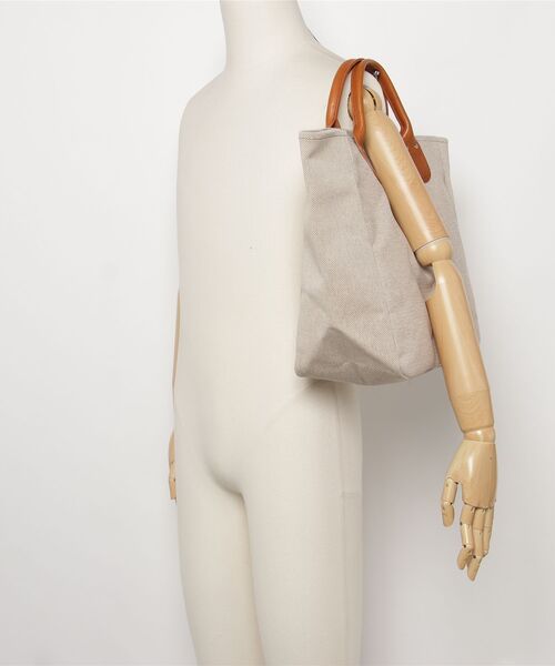 Creed（クリード）の「Novel(ノベル)/トートバッグM（トートバッグ・レディース・ベージュ/ブラック・FREE）」の6枚目の写真