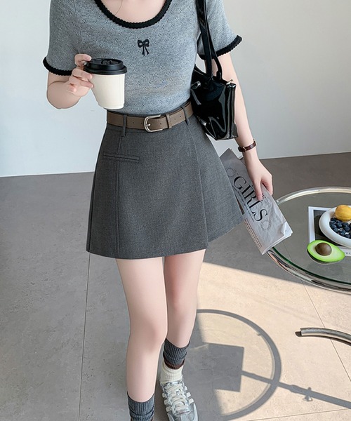 2ly2（トゥーリートゥー）の「ベルト付きアシンメトリーデザイン ショートパンツ（その他パンツ・レディース・グレー/ブラック・FREE）」の17枚目の写真