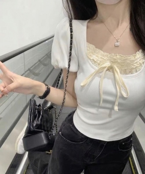 lulufa(ルルファ)の「フロントリボンレースデザインタイトTシャツ(Tシャツ/カットソー・レディース・ホワイト/ブラック・LARGE/MEDIUM)」の2枚目の写真