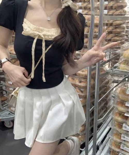 lulufa(ルルファ)の「フロントリボンレースデザインタイトTシャツ(Tシャツ/カットソー・レディース・ホワイト/ブラック・LARGE/MEDIUM)」の4枚目の写真