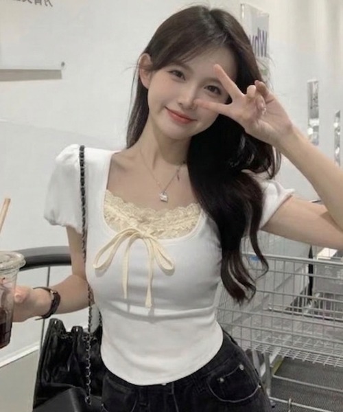 lulufa(ルルファ)の「フロントリボンレースデザインタイトTシャツ(Tシャツ/カットソー・レディース・ホワイト/ブラック・LARGE/MEDIUM)」の5枚目の写真