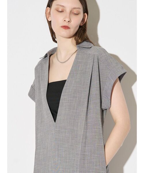 ELENDEEK（エレンディーク）の「スキッパールーズワンピース（ワンピース・レディース・グレー/ブラウン・2/1）」の3枚目の写真