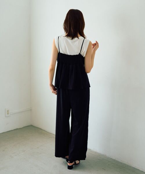 YECCA VECCA(イェッカヴェッカ)の「ドライタッチペプラムサロペット(サロペット/オーバーオール・レディース・ブラック/ダークベージュ・FREE)」の18枚目の写真