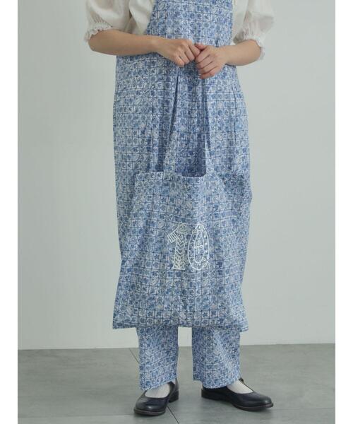 TSUHARU by Samansa Mos2（ツハルバイサマンサモスモス）の「【LIBERTY FABRICS】Botanical Language柄トートバッグ（ハンドバッグ・レディース・ブルー/キナリ・F）」の9枚目の写真