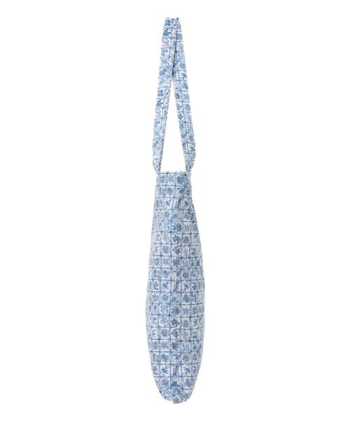 TSUHARU by Samansa Mos2（ツハルバイサマンサモスモス）の「【LIBERTY FABRICS】Botanical Language柄トートバッグ（ハンドバッグ・レディース・ブルー/キナリ・F）」の18枚目の写真