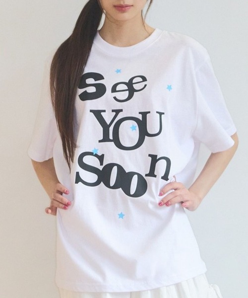 Video Jockey(ビデオジョッキー)の「【UNISEX】VIDEO JOCKEY/SEE YOU SOON スタープリントTシャツ(Tシャツ/カットソー・レディース・イエロー/ホワイト・MEDIUM)」の2枚目の写真