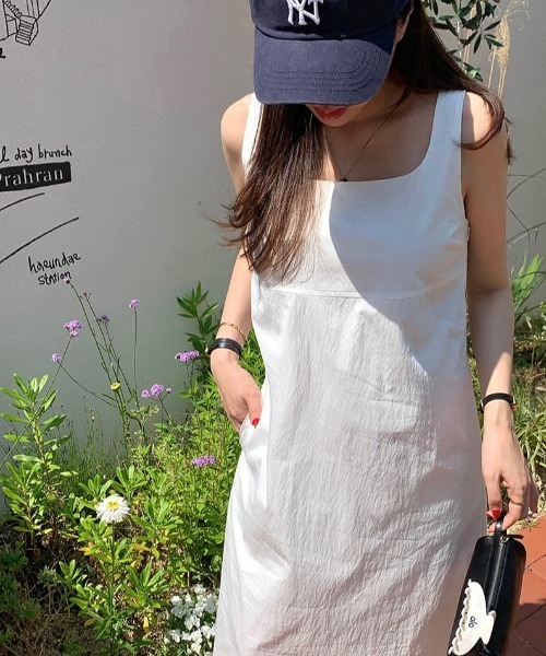 FREE STYLISTS(フリー スタイリスト)の「YUGA_YGMC Korean-style Square neck, back slit, I-line dress(ワンピース・レディース・ホワイト/ブラック・FREE)」の19枚目の写真