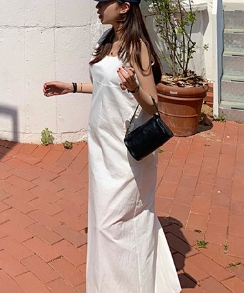 FREE STYLISTS(フリー スタイリスト)の「YUGA_YGMC Korean-style Square neck, back slit, I-line dress(ワンピース・レディース・ホワイト/ブラック・FREE)」の13枚目の写真