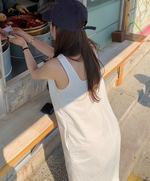 FREE STYLISTS(フリー スタイリスト)の「YUGA_YGMC Korean-style Square neck, back slit, I-line dress(ワンピース・レディース・ホワイト/ブラック・FREE)」の10枚目の写真