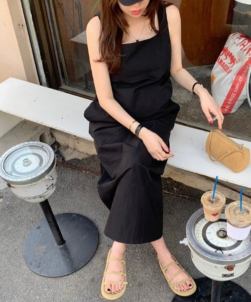 FREE STYLISTS(フリー スタイリスト)の「YUGA_YGMC Korean-style Square neck, back slit, I-line dress(ワンピース・レディース・ホワイト/ブラック・FREE)」の22枚目の写真