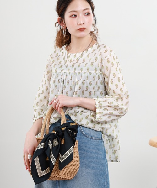 BRODIAEA(ブローディア)の「BRODIAEA 小紋花柄7分袖ブラウス 日本製(シャツ/ブラウス・レディース・ネイビー/マスタード/オフホワイト・40)」の10枚目の写真