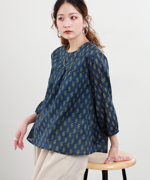 BRODIAEA(ブローディア)の「BRODIAEA 小紋花柄7分袖ブラウス 日本製(シャツ/ブラウス・レディース・ネイビー/マスタード/オフホワイト・40)」の17枚目の写真