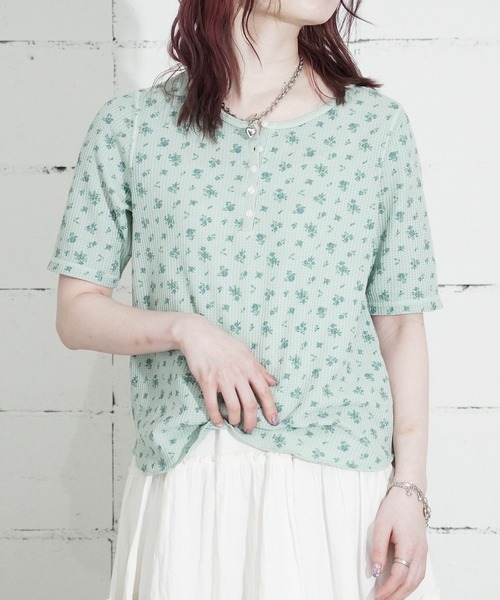 JEMORGAN(ジェーイーモーガン)の「"04"≪JEMORGAN≫パックT ワッフル 花柄 ハーフスリーブ ヘンリーネック Tシャツ ピグメント染め(Tシャツ/カットソー・レディース・イエロー系1/ダルブルー系1/グレー系1/ライトグリーン系1・FREE)」の3枚目の写真