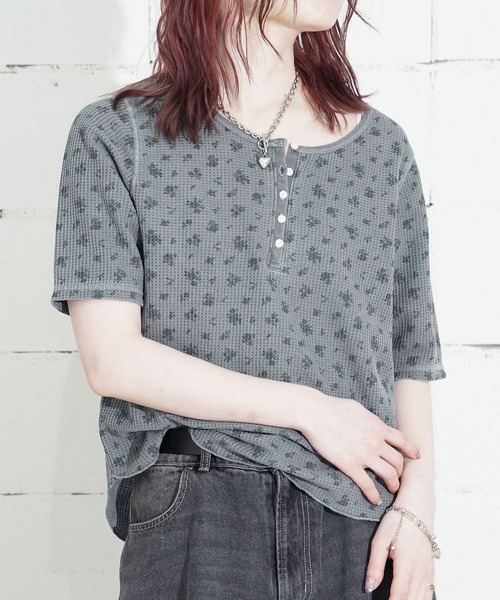 JEMORGAN(ジェーイーモーガン)の「"04"≪JEMORGAN≫パックT ワッフル 花柄 ハーフスリーブ ヘンリーネック Tシャツ ピグメント染め(Tシャツ/カットソー・レディース・イエロー系1/ダルブルー系1/グレー系1/ライトグリーン系1・FREE)」の6枚目の写真