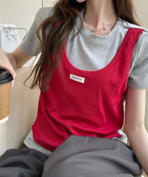 Ada.(エイダ)の「フェイク レイヤード バイカラー タンクトップ ドッキング カットソー(Tシャツ/カットソー・レディース・レッド/ネイビー/ベージュ/グレー・FREE)」の1枚目の写真