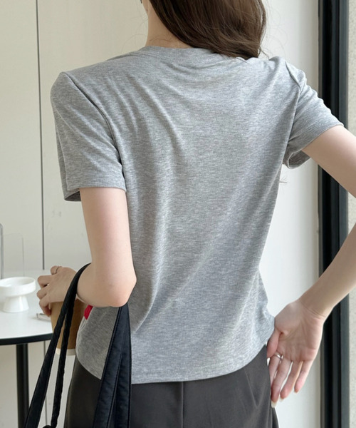 Ada.(エイダ)の「フェイク レイヤード バイカラー タンクトップ ドッキング カットソー(Tシャツ/カットソー・レディース・レッド/ネイビー/ベージュ/グレー・FREE)」の16枚目の写真