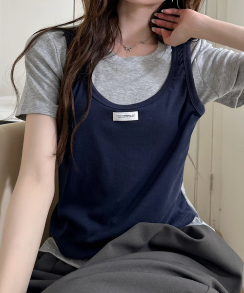 Ada.(エイダ)の「フェイク レイヤード バイカラー タンクトップ ドッキング カットソー(Tシャツ/カットソー・レディース・レッド/ネイビー/ベージュ/グレー・FREE)」の8枚目の写真