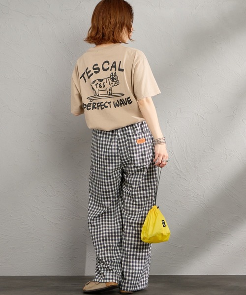 The Endless Summer（エンドレスサマー）の「[The Endless Summer/エンドレスサマー] 別注 手描き風 バックプリントTシャツ（Tシャツ/カットソー・レディース・ベージュ/ブラック/ホワイト・S/M/L/XL）」の16枚目の写真