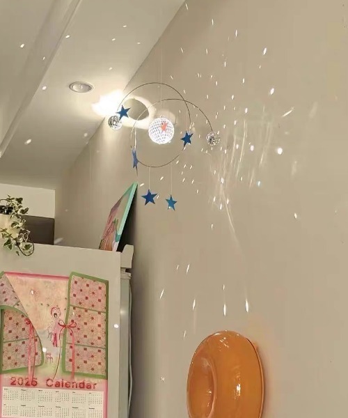 Made in I(メイドインアイ)の「STAR吊り下げミラーボール(インテリア雑貨・レディース・シルバー・FREE)」の2枚目の写真
